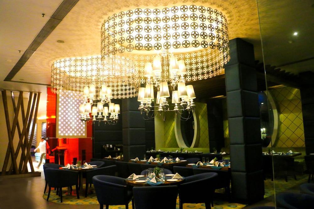 Barsana Hotel & Resort Siliguri Exteriör bild