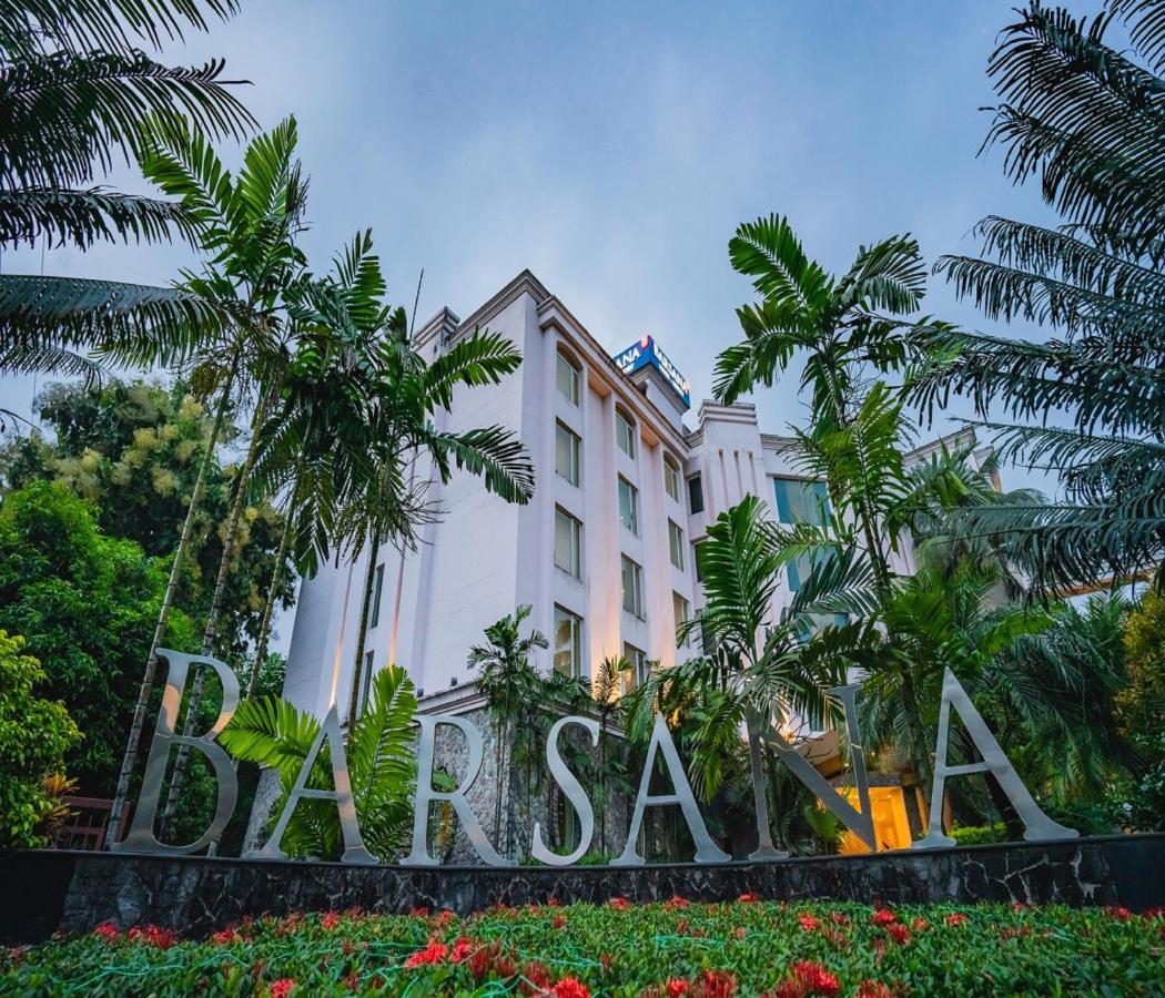 Barsana Hotel & Resort Siliguri Exteriör bild