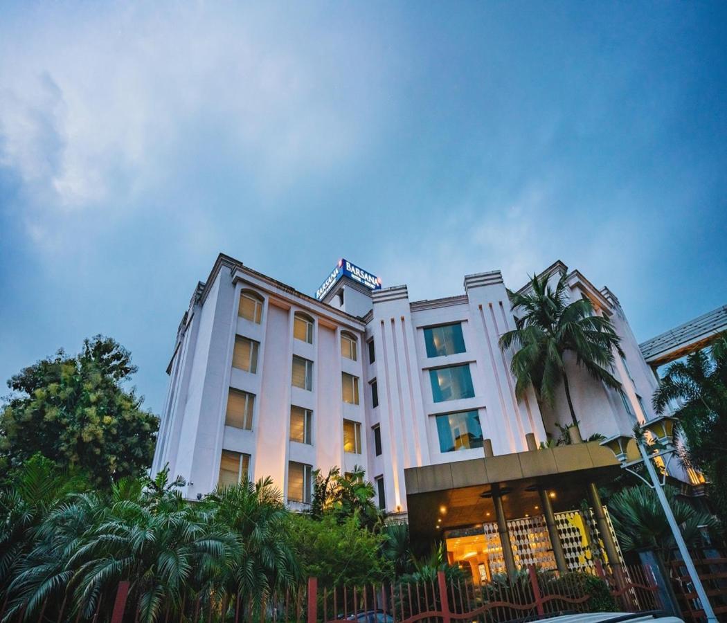 Barsana Hotel & Resort Siliguri Exteriör bild