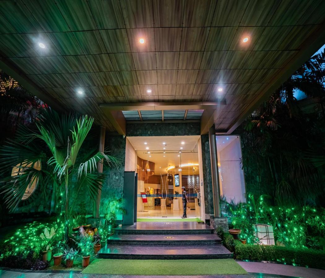 Barsana Hotel & Resort Siliguri Exteriör bild