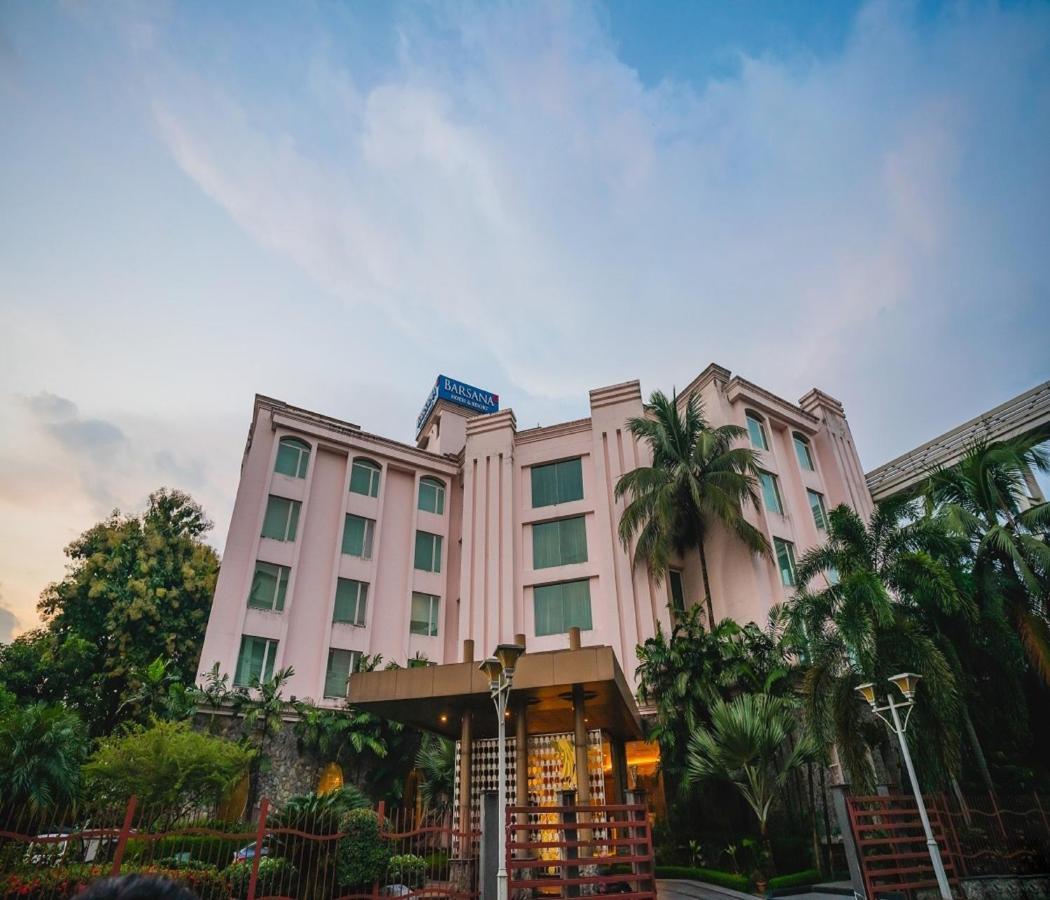 Barsana Hotel & Resort Siliguri Exteriör bild