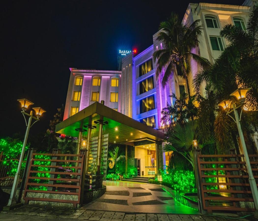 Barsana Hotel & Resort Siliguri Exteriör bild