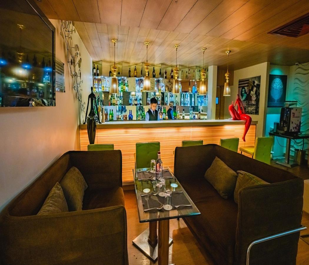 Barsana Hotel & Resort Siliguri Exteriör bild