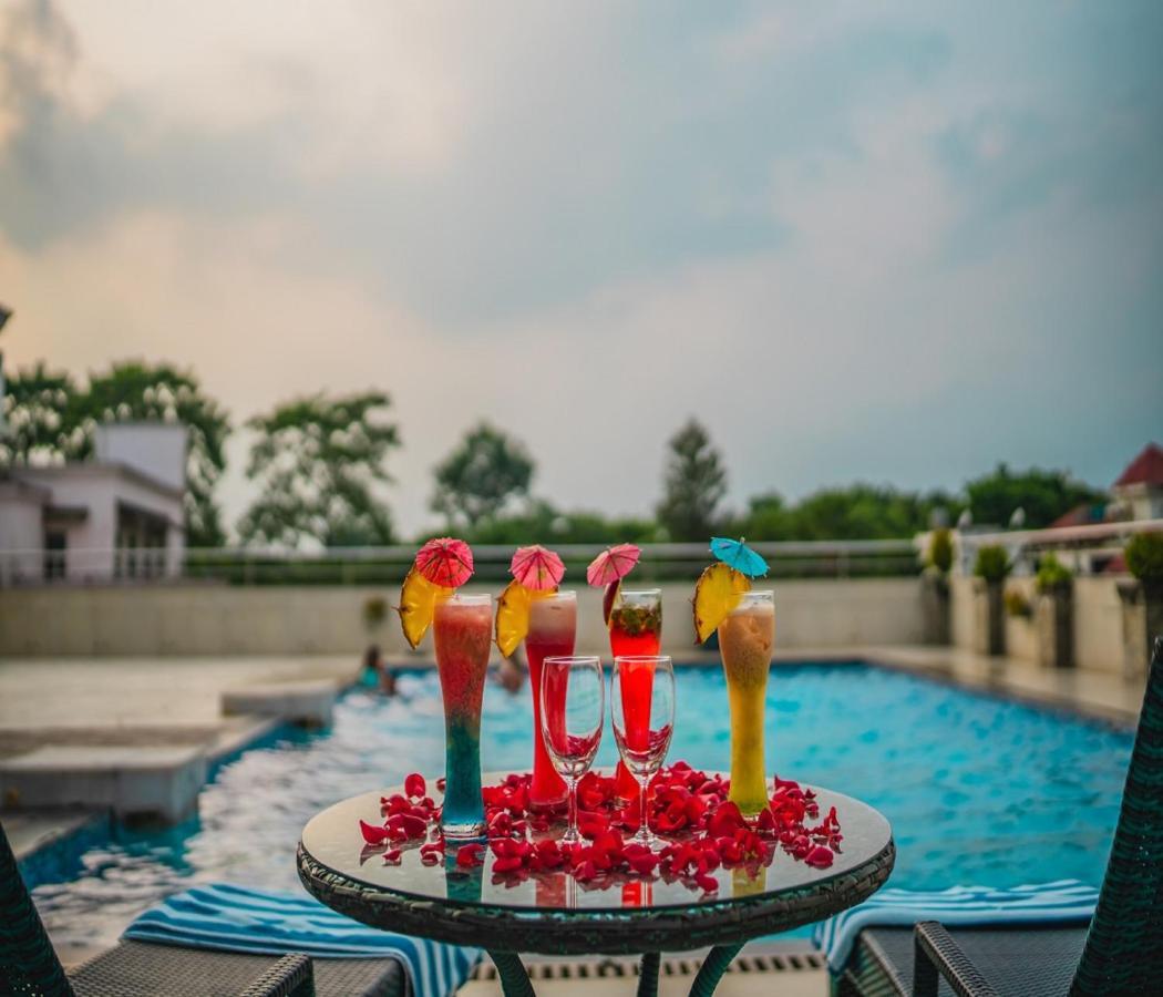 Barsana Hotel & Resort Siliguri Exteriör bild