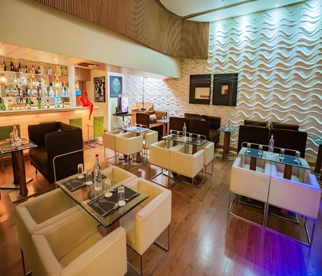 Barsana Hotel & Resort Siliguri Exteriör bild