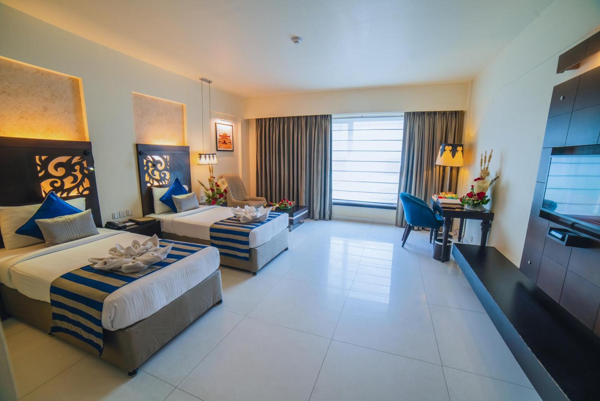 Barsana Hotel & Resort Siliguri Exteriör bild