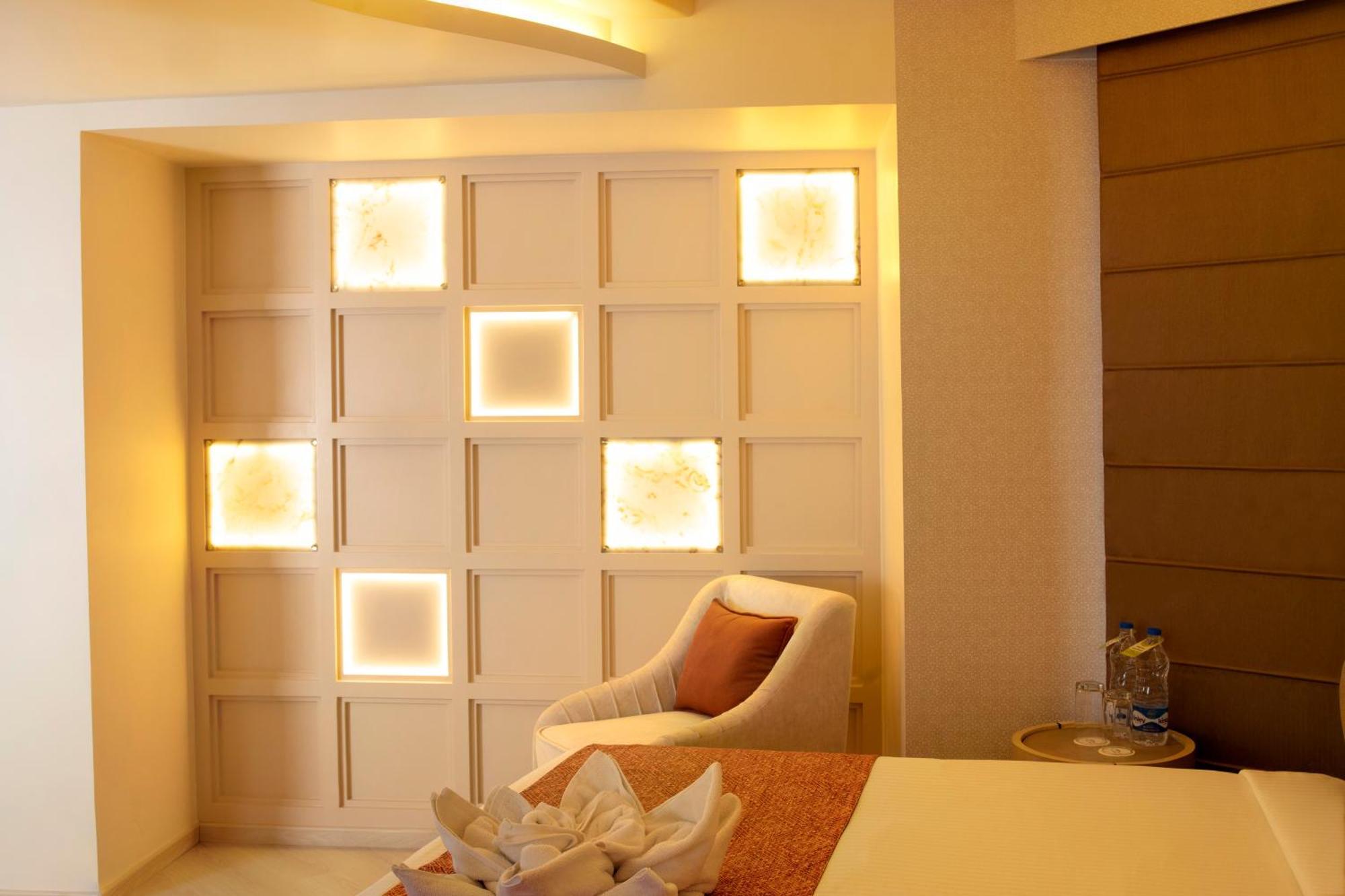 Barsana Hotel & Resort Siliguri Exteriör bild